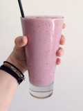 Banana, Berry and Oats Smoothie!