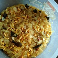 A picture of Poha chivada.