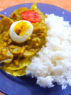 Una foto de Ají de gallina con huacatay