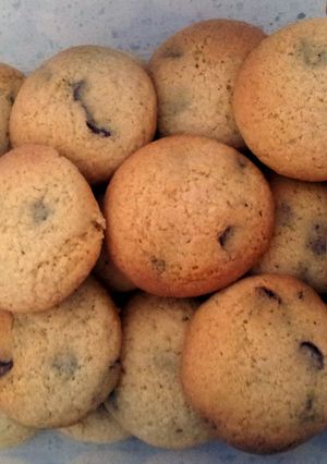 A picture of Chewy Choc Chip Cookies.