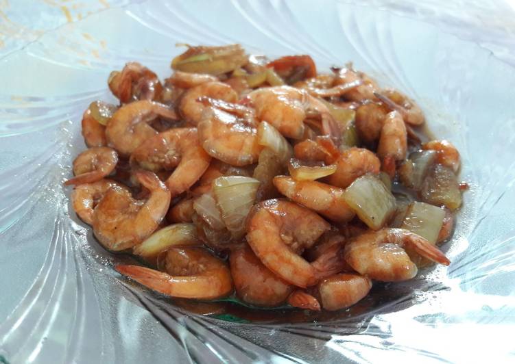 Bagaimana mengolah Udang Saus Inggris yang praktis