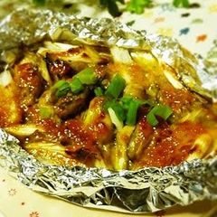 A picture of Foil-Baked Oysters with Miso-Mayonnaise.