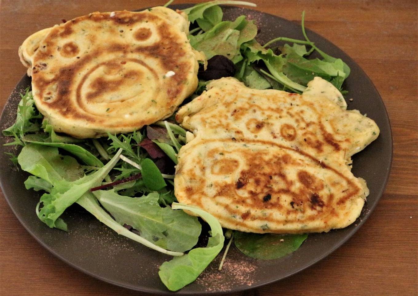 Pancakes salés féta-tomates séchées