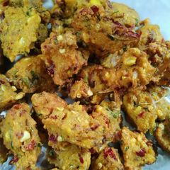 A picture of Yummy pakodas.