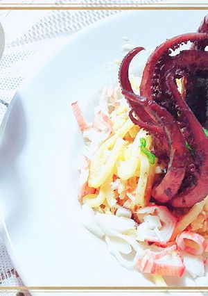 Una foto de Spaguetis y frutos de mar