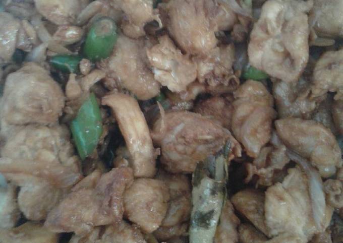 Standar Bagaimana cara membuat Oseng-oseng ayam cabai hijau  istimewa