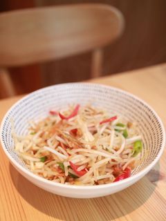 A picture of Fried Bean Sprouts.