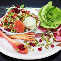 A picture of Sprouted moong salad.