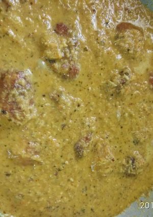 A picture of Yellow gravy.