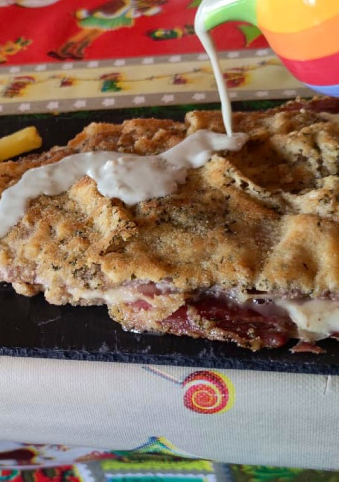 Una foto de Cachopo de ternera al cabrales