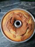 Ciambellone bicolor con ovetti di cioccolato