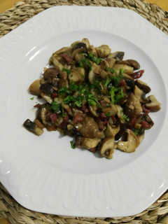Una foto de Salteado de Shitake y Portobello