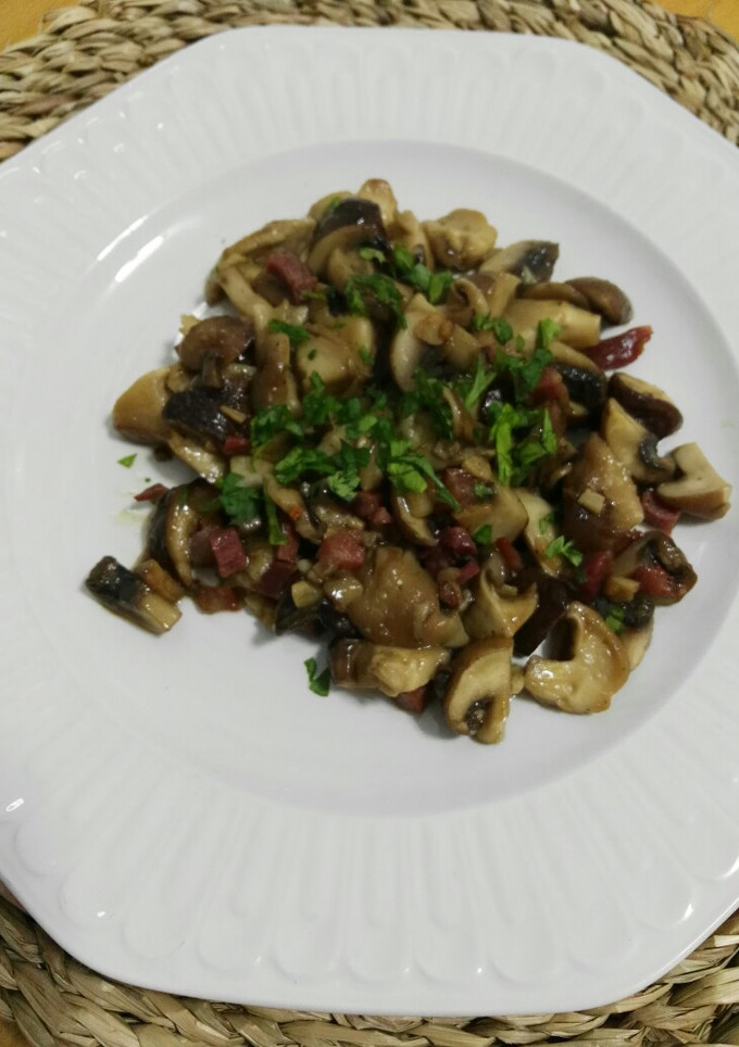 Una foto de Salteado de Shitake y Portobello