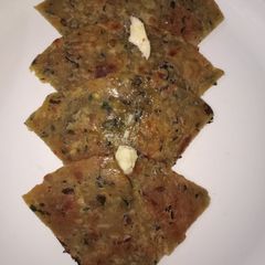 A picture of Methi paratha.