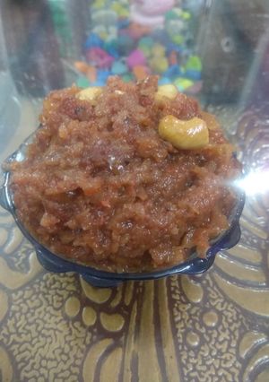 A picture of Apple Kesar dry fruit halwa.