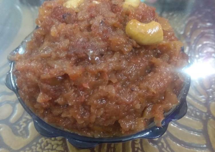 Easy Recipe: Appetizing Apple Kesar dry fruit halwa