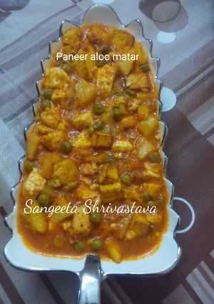 A picture of Paneer aloo matar.