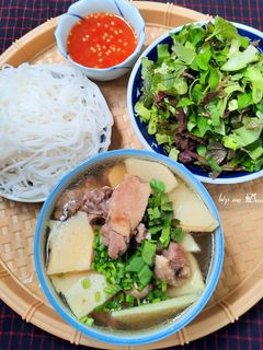 Hình của món Vịt nấu măng.
