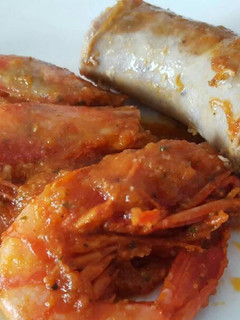 Una foto de Butifarra con gambas a mi manera