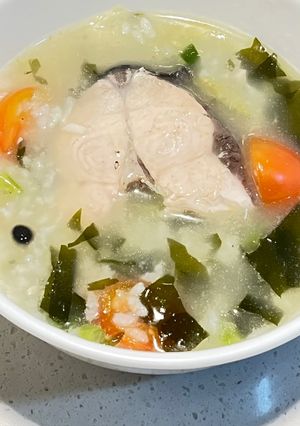 Milk Fish with Greens Porridge 馬告虱目魚蔬菜粥 的食譜成品照片