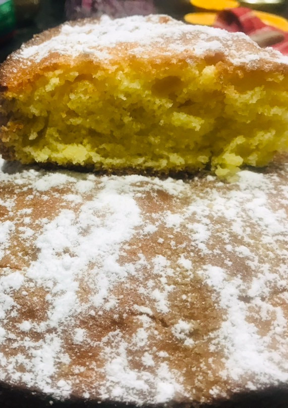 Una foto de Torta húmeda de naranja 🍊♥️