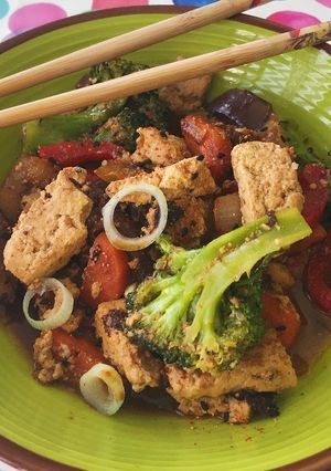 Una foto de Wok de Tofu Shichimi Togarashi