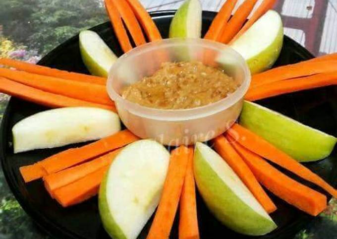 Apples and Carrot Sticks with Peanut Butter and Cream Cheese Dip