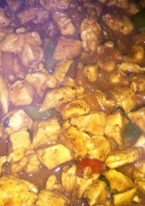 A picture of chicken stir fry.