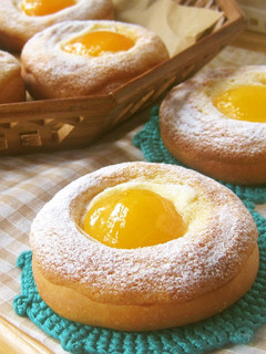 A picture of Apricot Cream Cheese Buns.