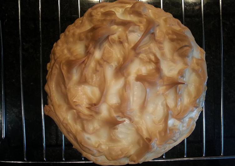 Easiest Way to Make Ultimate Sour cream and raisin meringue pie