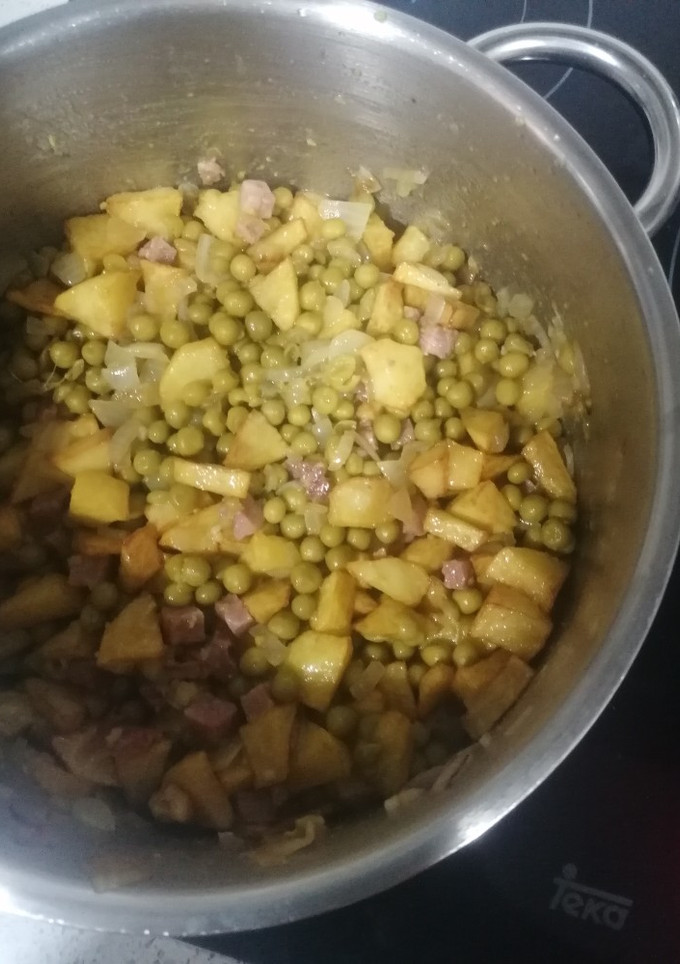 Una foto de Guisantes con jamón