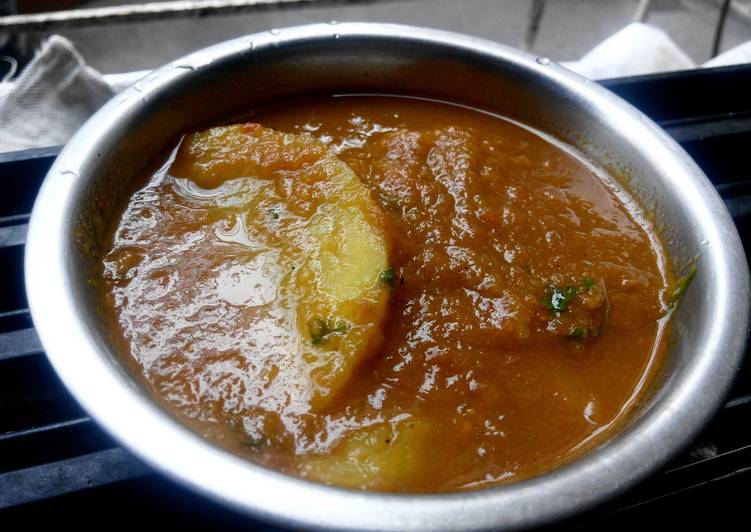 How to Prepare Recipe of The Potato Curry.