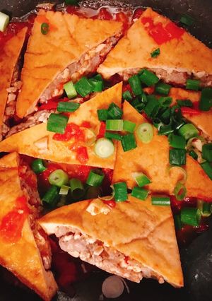 Hình của món Đậu phụ nhồi thịt.