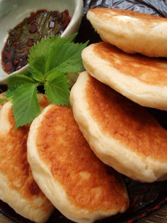 A picture of Gyoza Bread Using Shiso Soy Sauce.