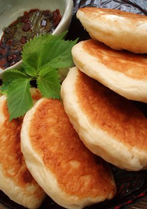 A picture of Gyoza Bread Using Shiso Soy Sauce.