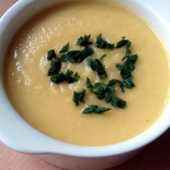 A picture of Vickys Thick & Creamy Curried Parsnip Soup, GF DF EF SF NF.