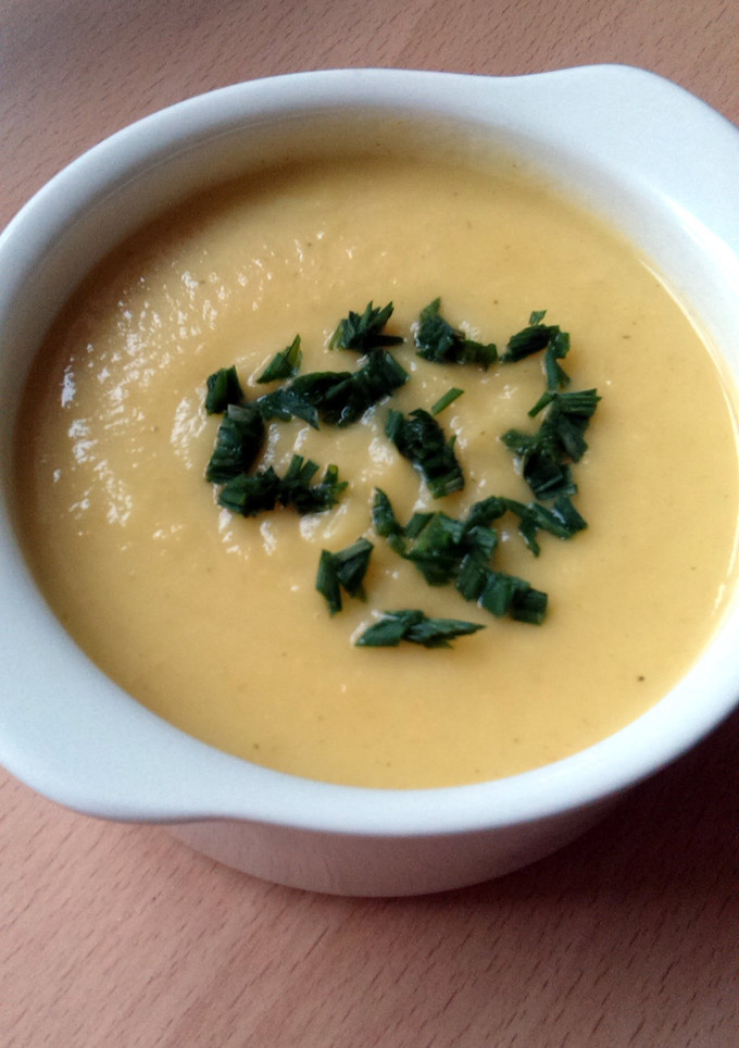A picture of Vickys Thick & Creamy Curried Parsnip Soup, GF DF EF SF NF.