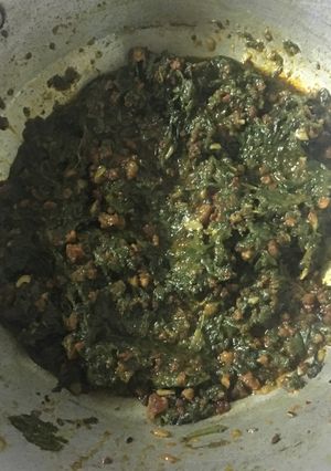 A picture of Palak mangodi.