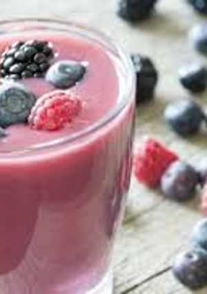 Una foto de Batido de frutas (frutos del bosque)