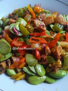 Foto resep Oseng Cumi Asin Petai