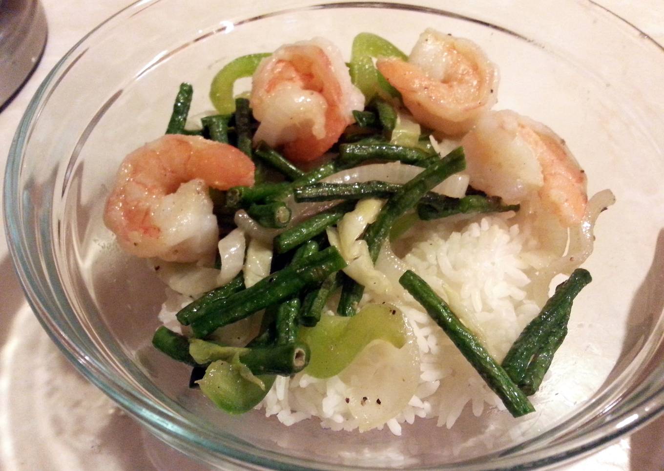 Shrimp and green bean stir fry