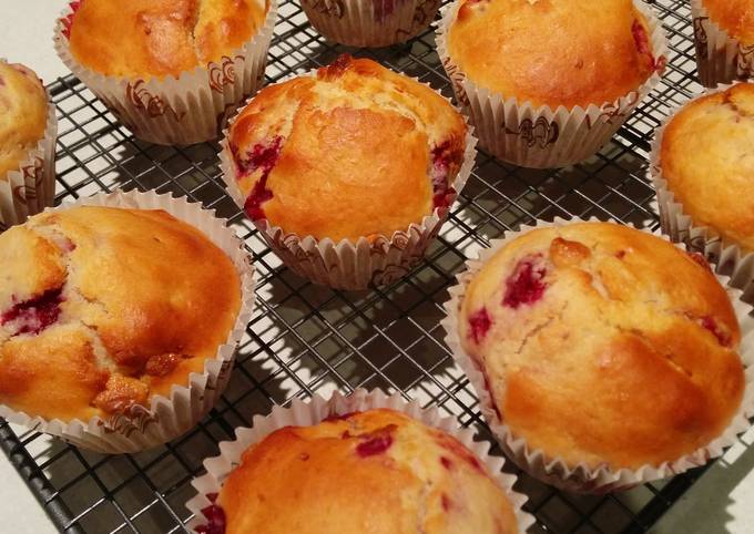 Simple Way to Prepare Jamie Oliver Raspberry and white chocolate muffins