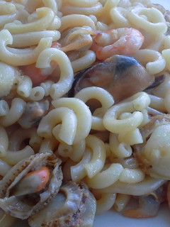 Una foto de Fideos con mariscos