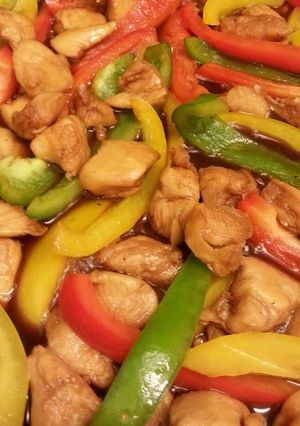 A picture of Teriyaki Chicken and Peppers.