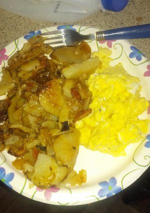 A picture of bottom of the pan potatoes.