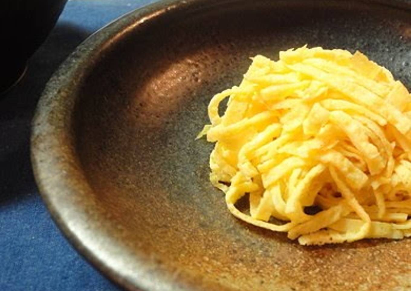 Basic Kinshi Tamago (Julienned Egg Crepes)
