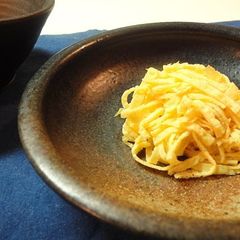 Basic Kinshi Tamago (Julienned Egg Crepes) A picture of Basic Kinshi Tamago (Julienned Egg Crepes).