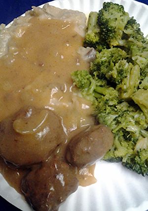 A picture of Mini beef patties in gravy.