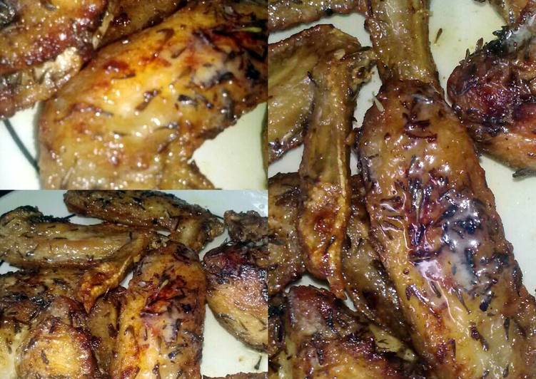 Easiest Way to Prepare Favorite Buttered Chicken Wings with Fresh Thyme