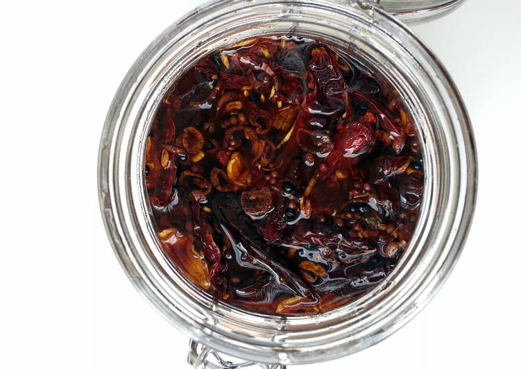 How to Prepare Quick Sichuan Chili Oil